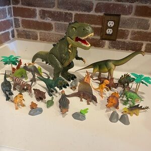 Dinosaur Playset with Green T-Rex and Assorted Dinosaurs
